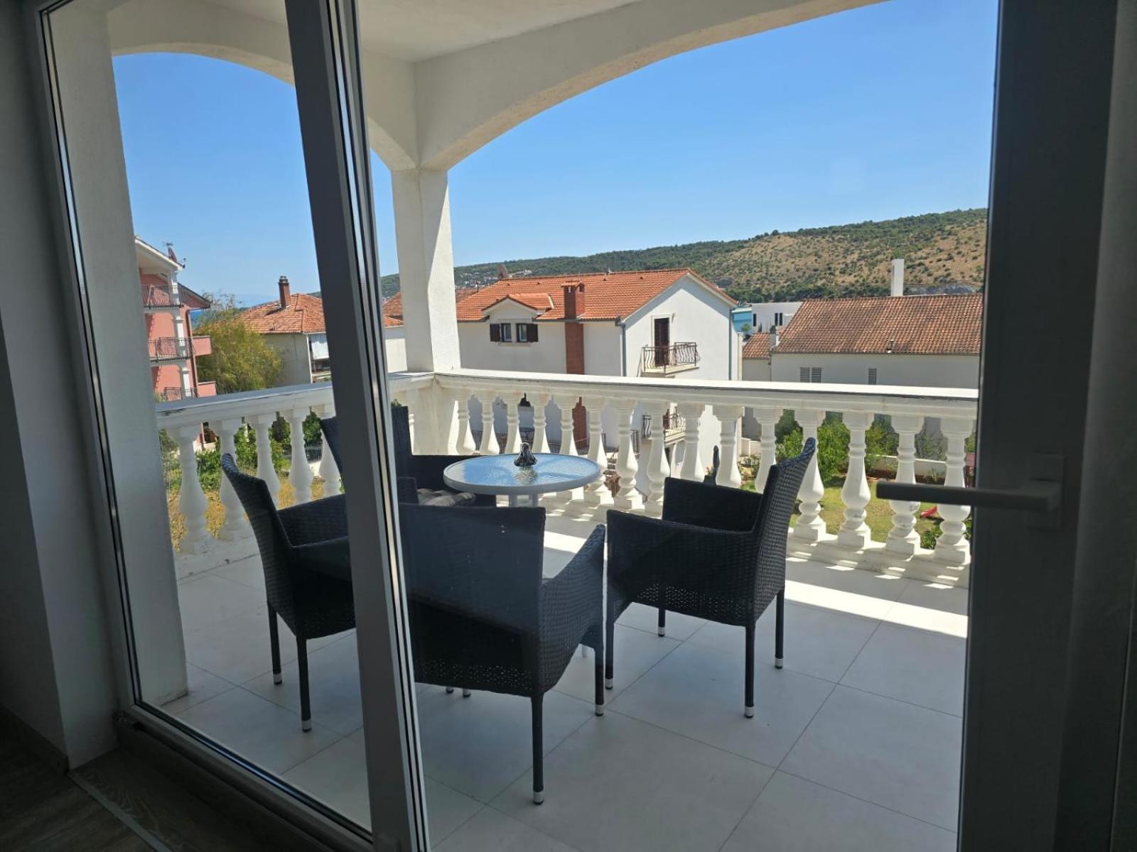 Apartment Anton Трогир Экстерьер фото